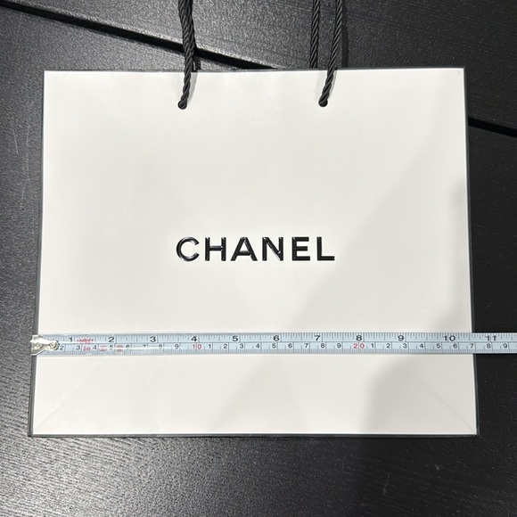 Chanel Classic White Shopping Gift Display Bag - Picture 8 of 9